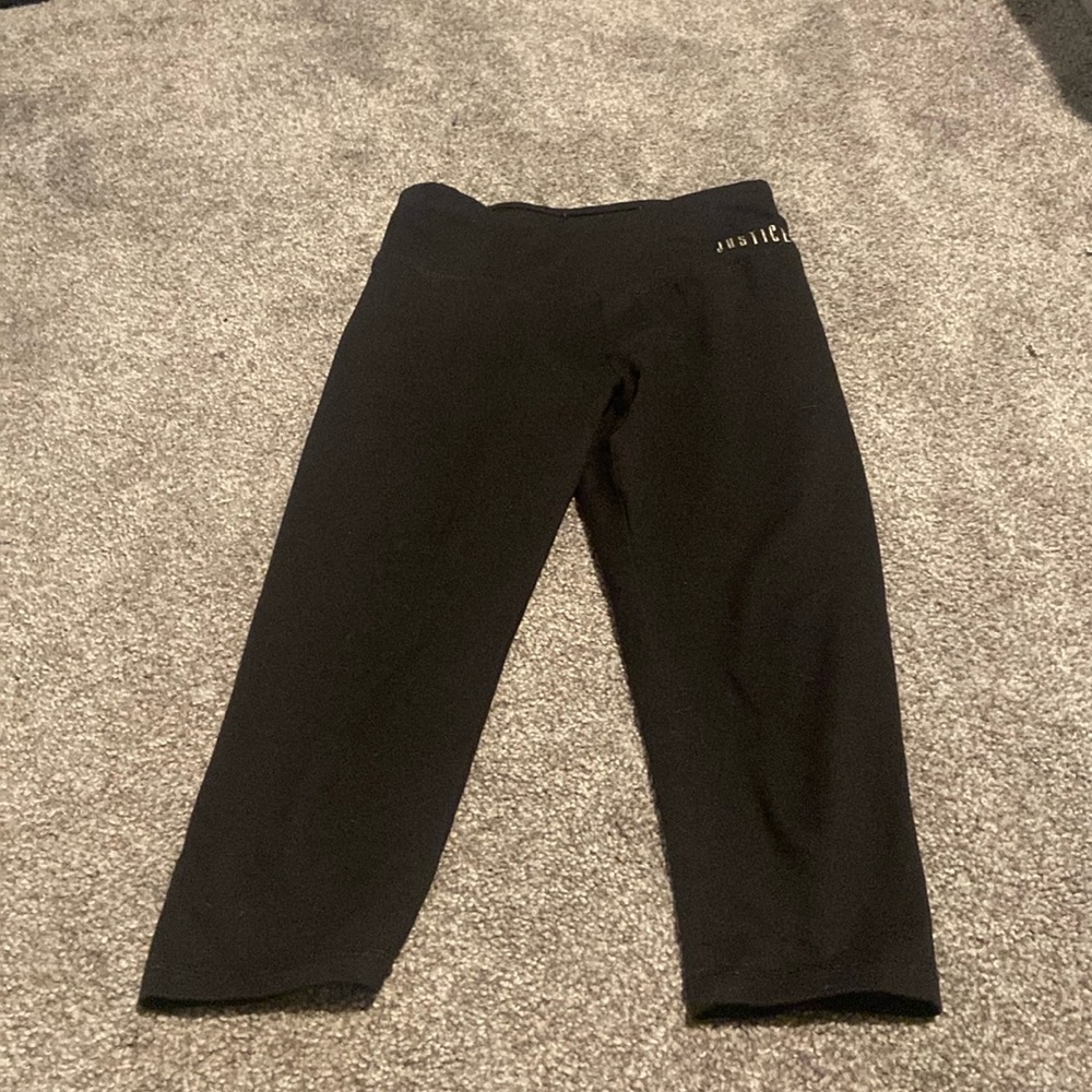 These are justice leggings, the little girl for little girls they’re capris